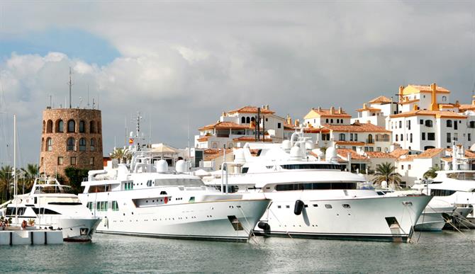 Is it all about luxury in Puerto Banús?