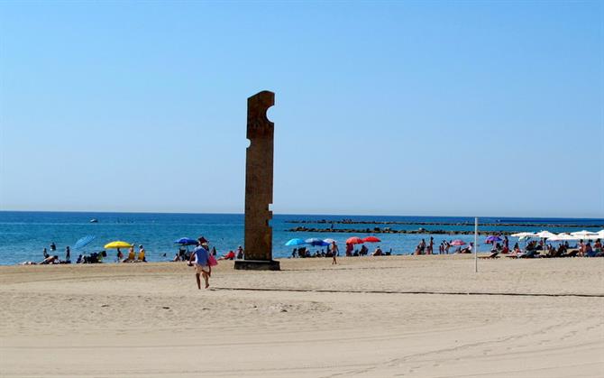 Arcadi Blasco sculpture on the beach at El Campello, Alicante