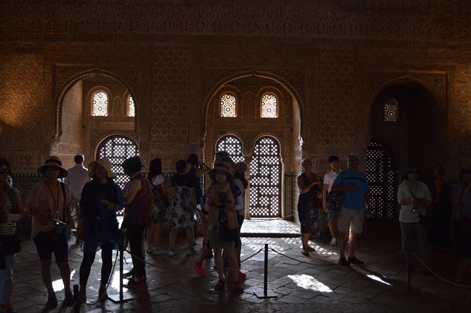 Intérieur du palais de l'Alhambra - Grenade, Andalousie (Espagne)