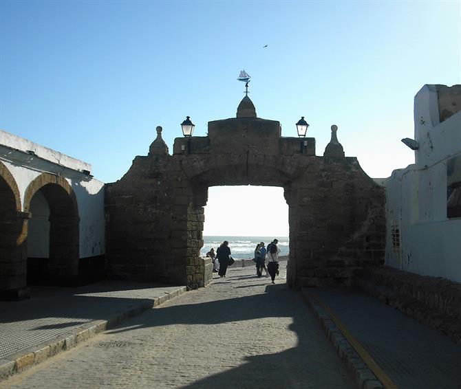 Puerta de la Caleta mit Zugang zum to the Castillo de San Sebastian