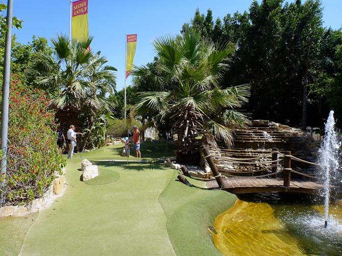 Mini golf à Empuriabrava, Costa Brava - Catalogne (Espagne)