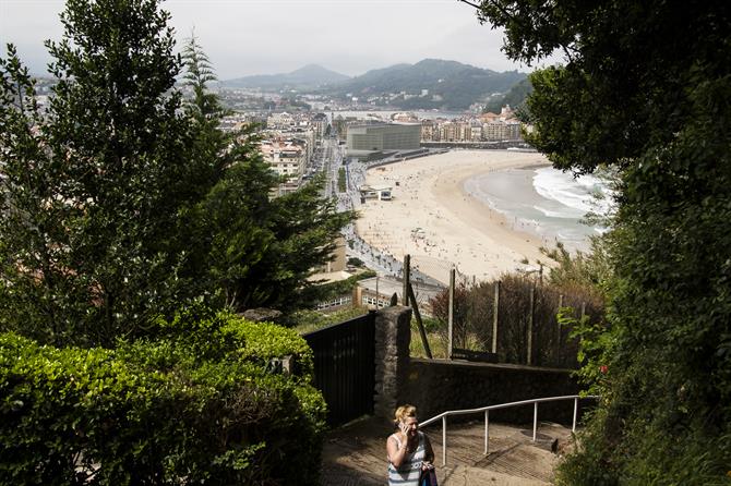 Vista de la playa de Zurriola desde el monte Ulía, San Sebastián