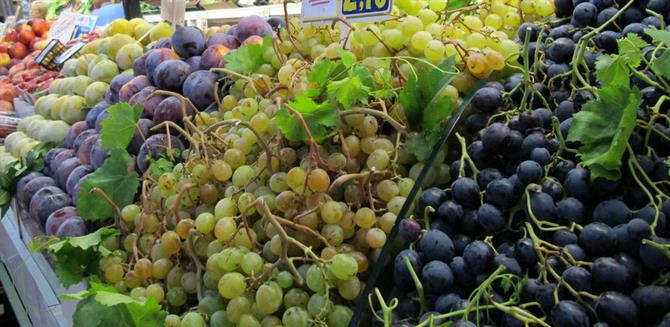 Frutas en el mercado de Denia