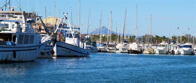 Bateaux de pêcheurs à Denia, Alicante - Costa Blanca (Espagne)