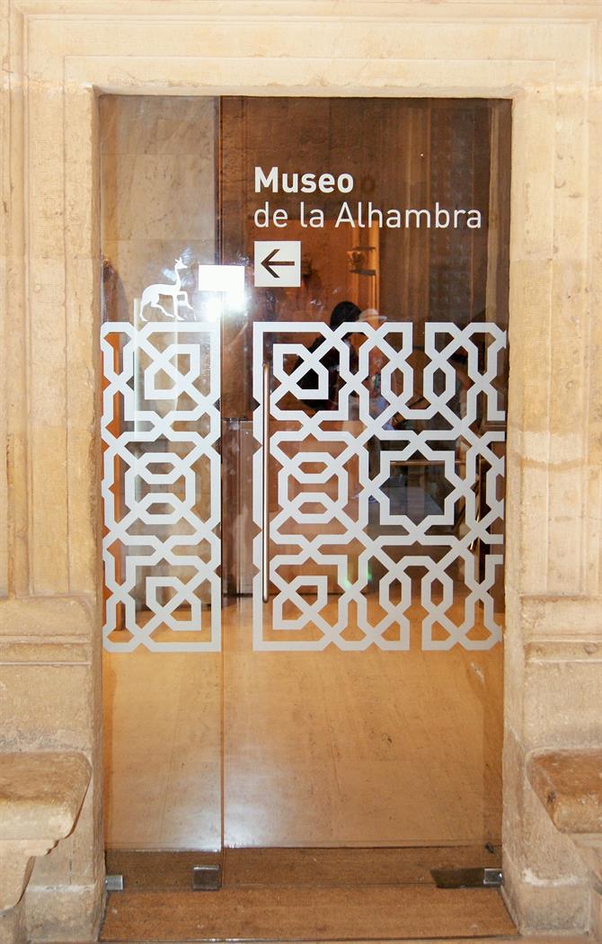 Door Alhambra museum