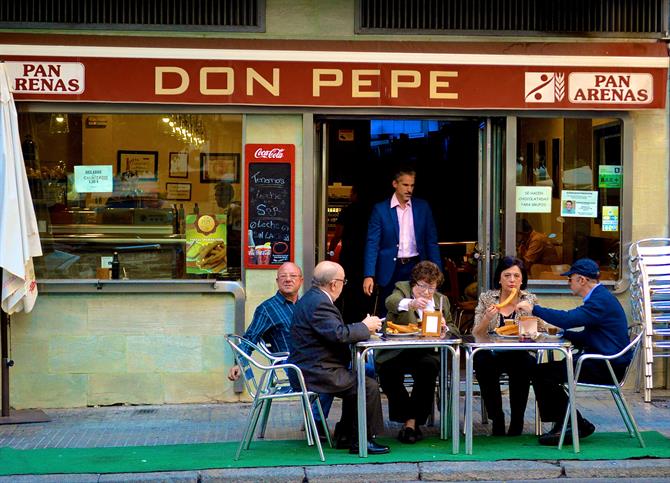 Churros dans le bar Don Pepe, Cordoue - Andalousie (Espagne)