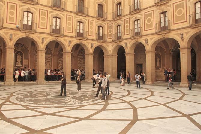 Santa Maria de Montserrat, Barcelone - Catalogne (Espagne)