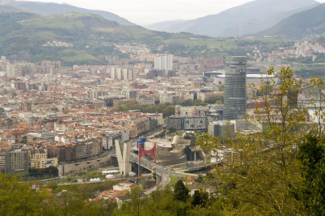 Zicht op Bilbao vanaf Artxanda mountain