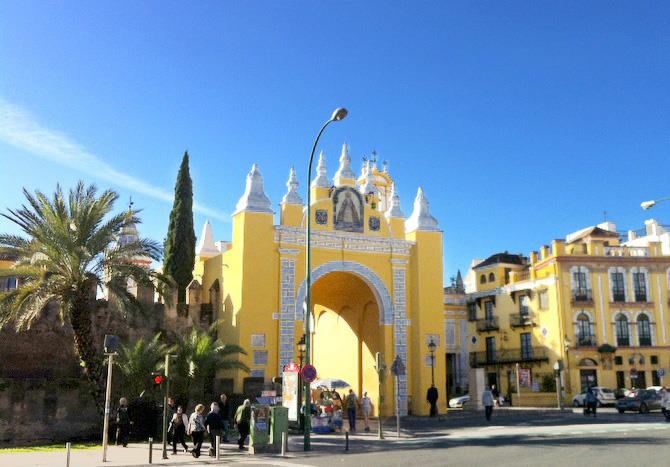 Tor zum Stadtviertel Macarena, Sevilla