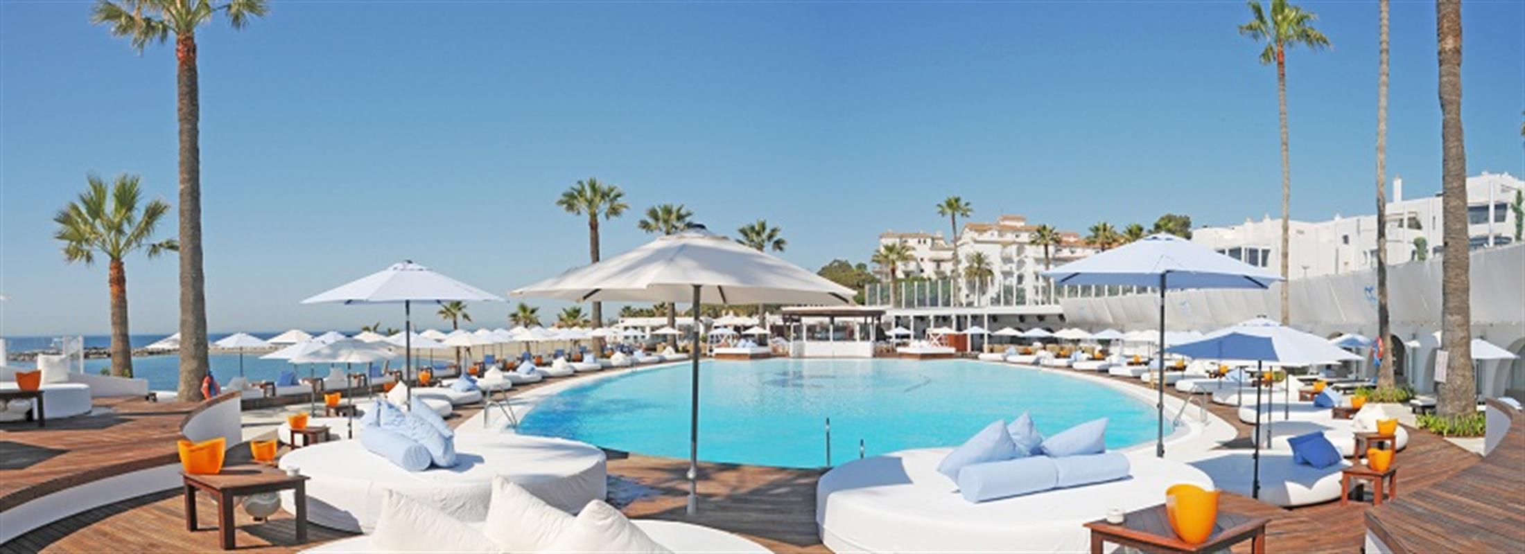 Top 5 Beste Beach Clubs, Marbella voel je VIP aan het strand!