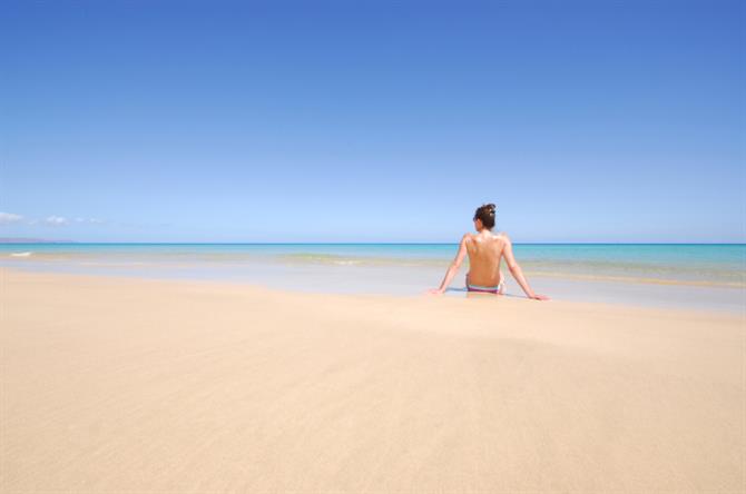 Praia nudista em Espanha