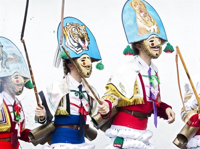 Karnevalen, Carnaval de Laza - peliqueiros