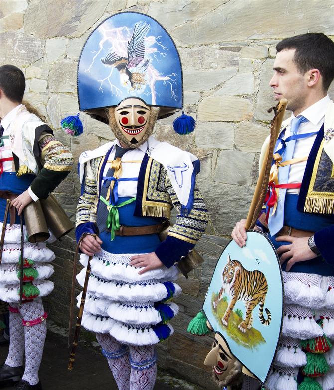 Karnevalen, Carnaval de Laza (Galicien) - peliqueiros