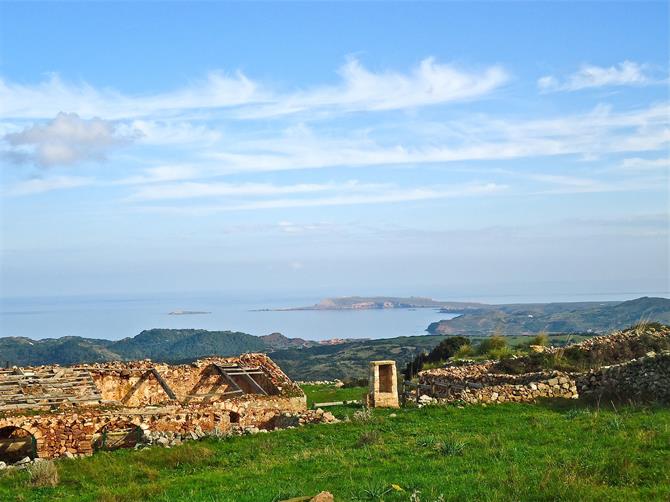 Vista di Cavalleria e della costa nord da Sant'Agata