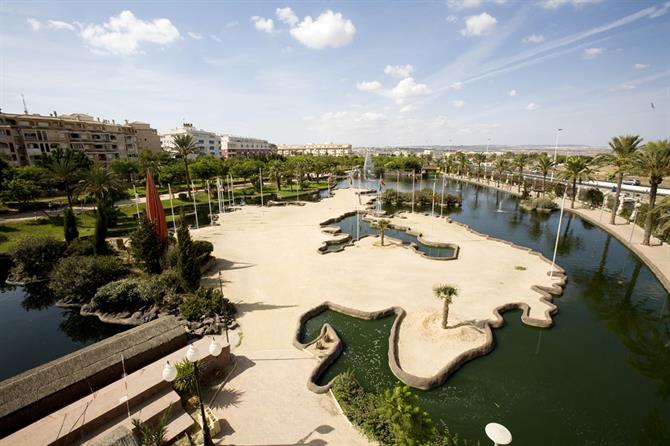 Der Park der Nationen in Torrevieja 