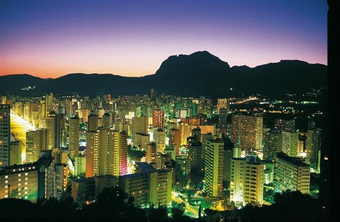 Benidorm bei Nacht