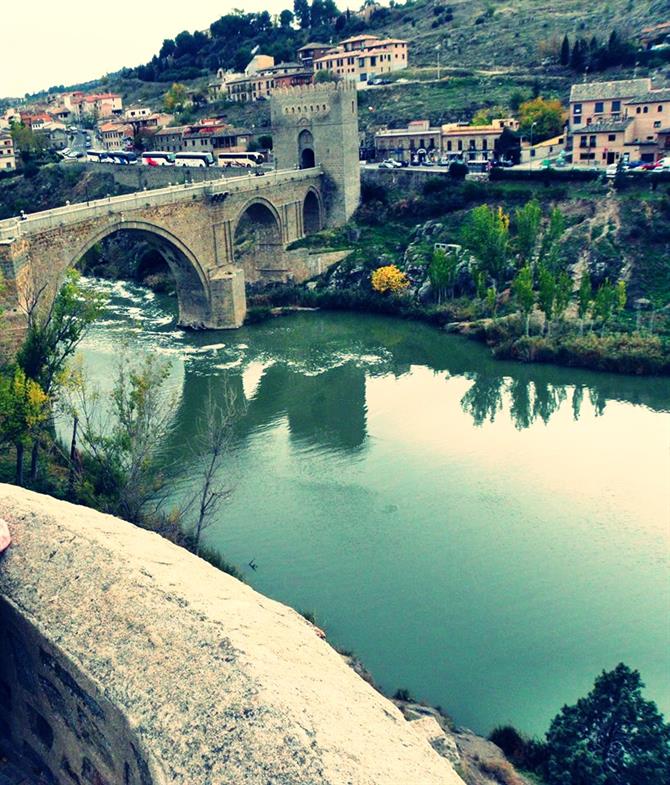 Rzeka Tag i widok na Stare Miasto, Toledo