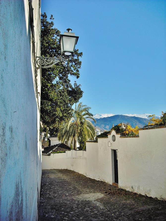 Blick auf Sierra Nevada vom Albaicin, Granada
