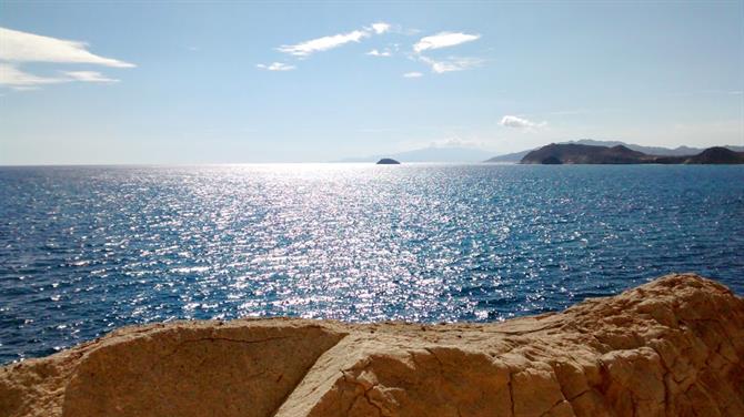Isla Negra al largo della costa di San Juan, Almeria