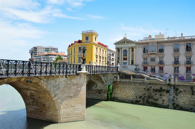 Murcia - puente viejo - segura river