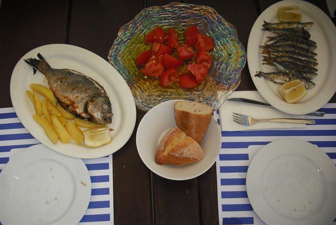 Grillede sardiner og dorada, Chiringuito Neptuno, Mojacar, Costa Almeria