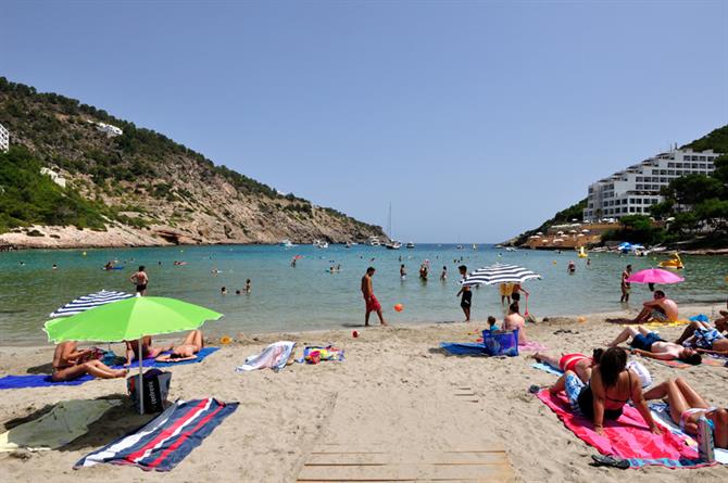 Playa Cala Llonga, Ibiza