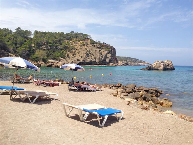 Ombrelloni a Playa Xarraca, Ibiza