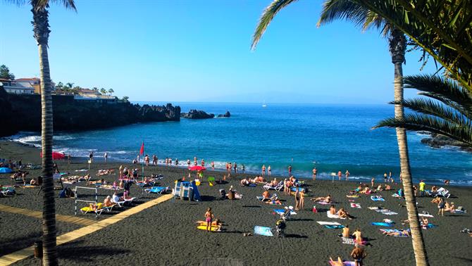 Los Gigantes, spiaggia