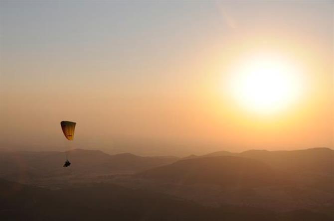 Paragliding in Algodonales