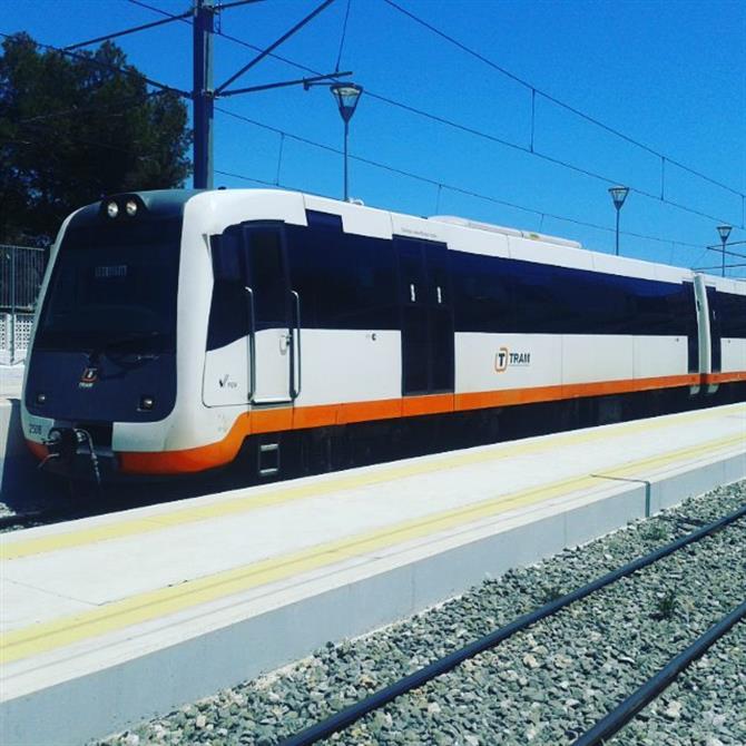 Train de Torrevieja à Denia, Costa Blanca (Espagne)