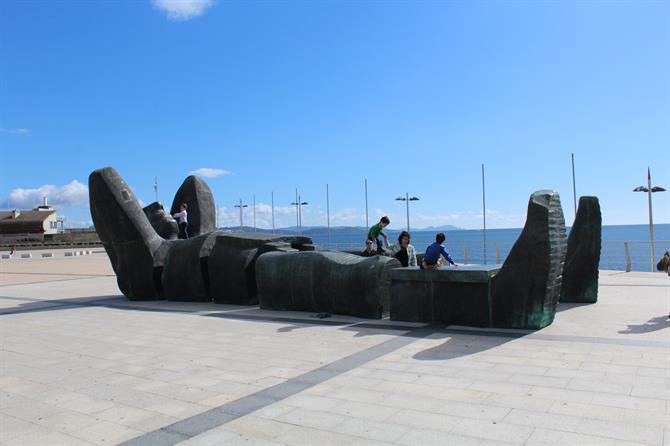 Statue in the Port of Sanxenxo