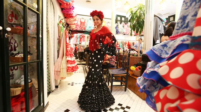 Eines der traditionellen Flamenco-Kleider der Feria