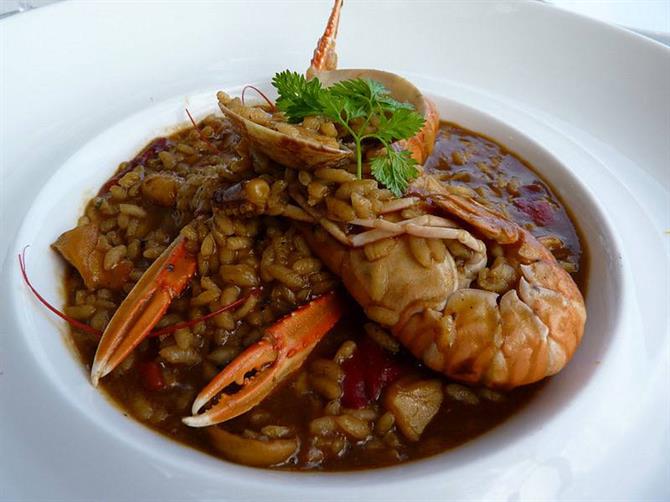 Plat à base de riz à Pals, Catalogne - Costa Brava (Espagne)