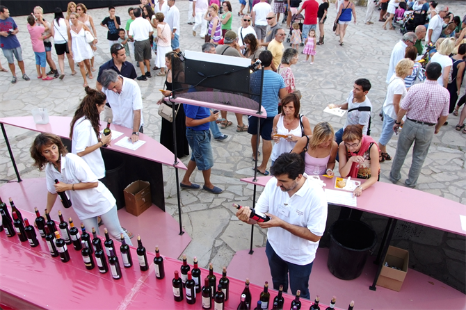 Feira do Vinho, Pals