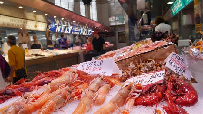 Fischstand in der Markthalle von Valencia