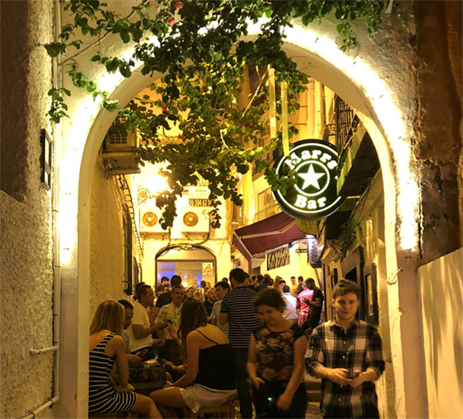 Vida noturna em Benidorm