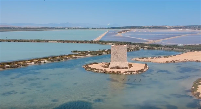 Torre de Tamarit dans les Salines de Santa Pola, Costa Blanca (Espagne)