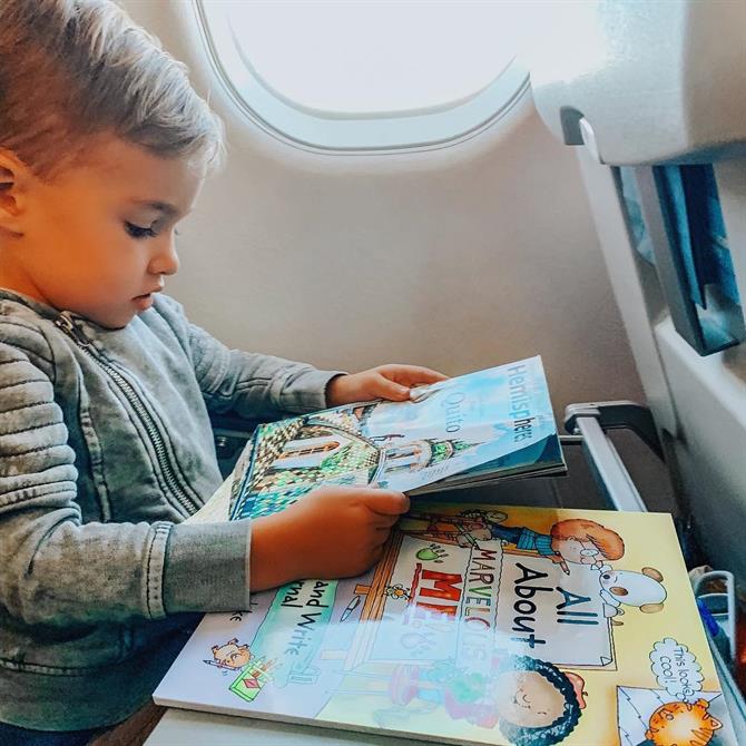 Enfant dans l'avion