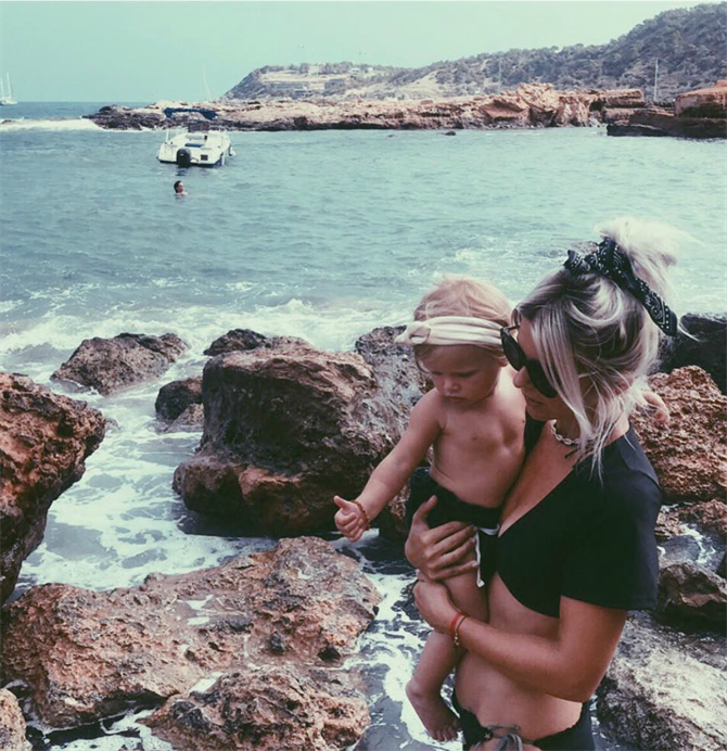 Moeder en kind, Ibiza