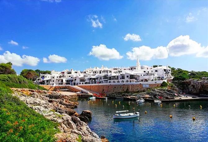 Den "vita byn" Binibeca på Menorca
