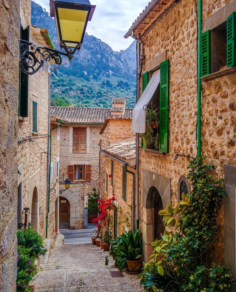 small villages to visit in spain