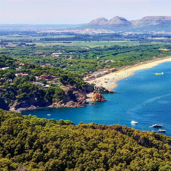 In Sa Riera you can choose from a plethora of beaches