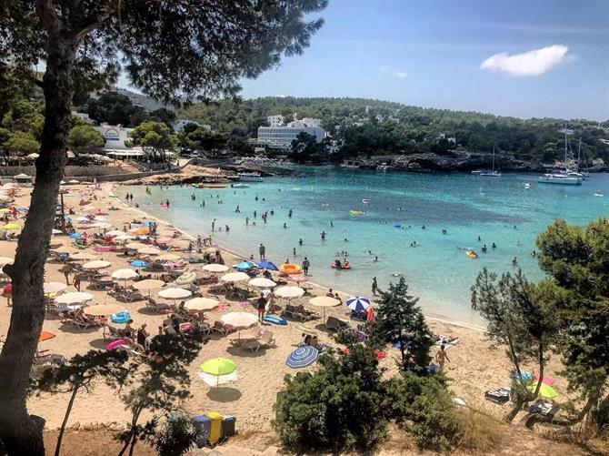Cala Portinatx på Ibiza