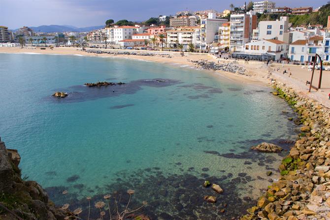 Vue sur Blanes depuis la plage, Costa Brava - Catalogne (Espagne)