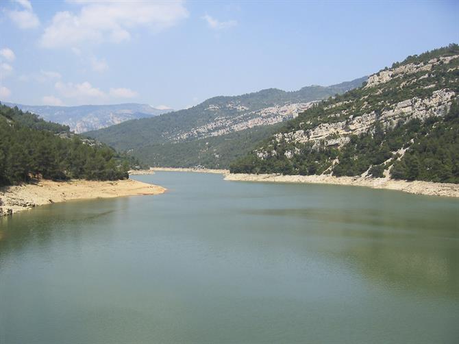 Catalonia - lake Ulldecona, Senia river