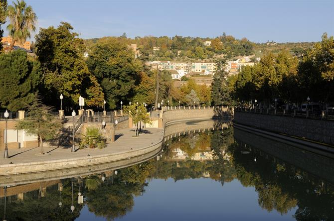O rio Genil em Granada