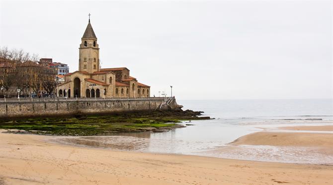 Gijon church on the beach of San Lorenzo, Asturias