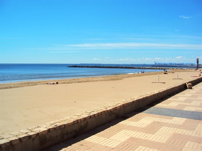 Port saplaya beach valencia