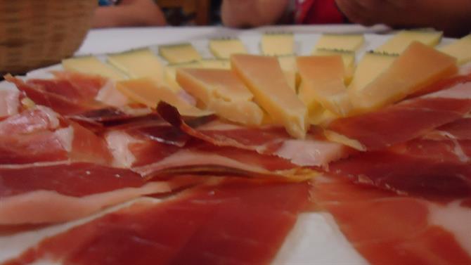 Jamon (Schinken) und Käse