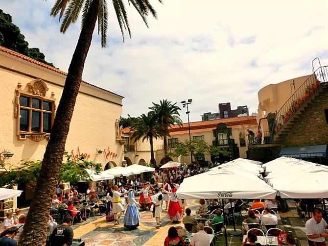 Sunday at Las Palmas de Gran Canaria's Pueblo Canario